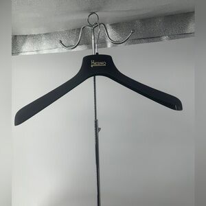 Hero black hanger